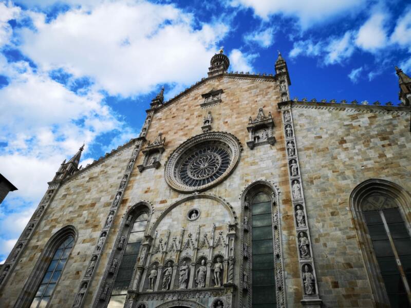 Piazza Alessandro Volta a Como, sede della nuova bottega Martesana